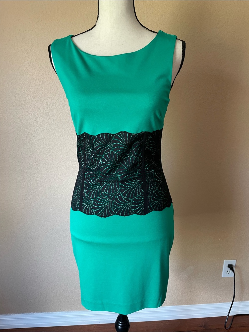 NWOT Bebe Emerald Green & Black Lace Overlay corset stretch Sheath Dress -S